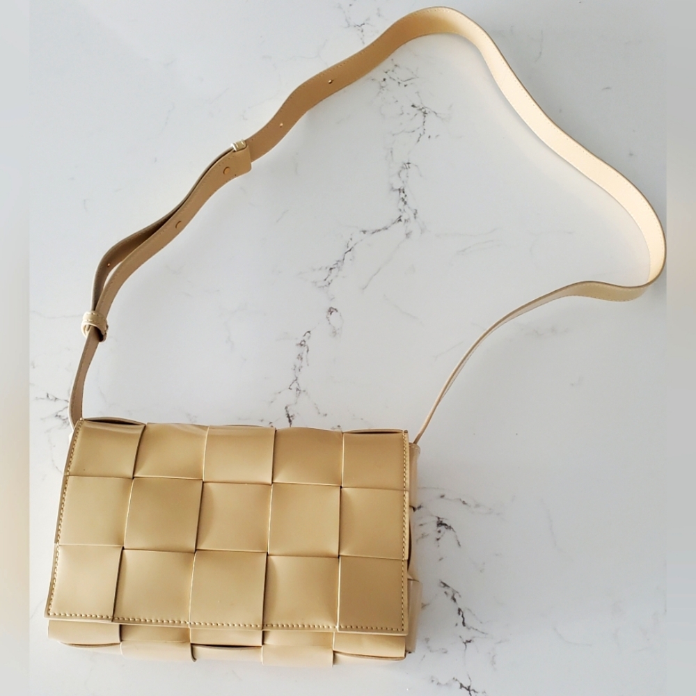 Bottega Cassette crossbody